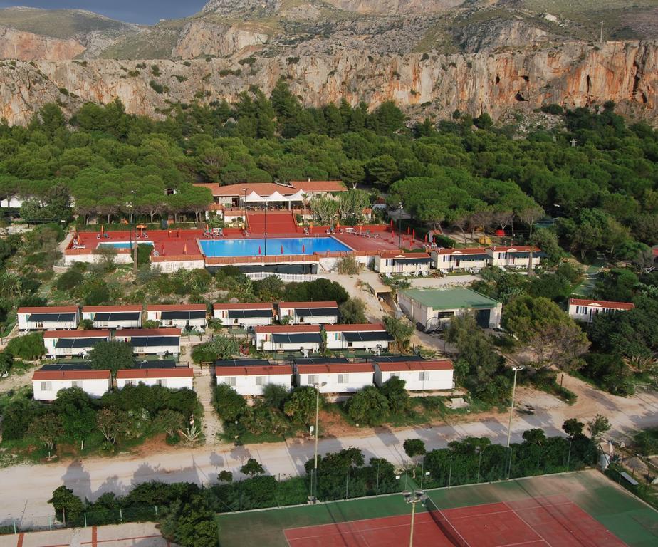 Happy Camp Mobile Homes In El-Bahira Camping Village San Vito Lo Capo Exterior photo