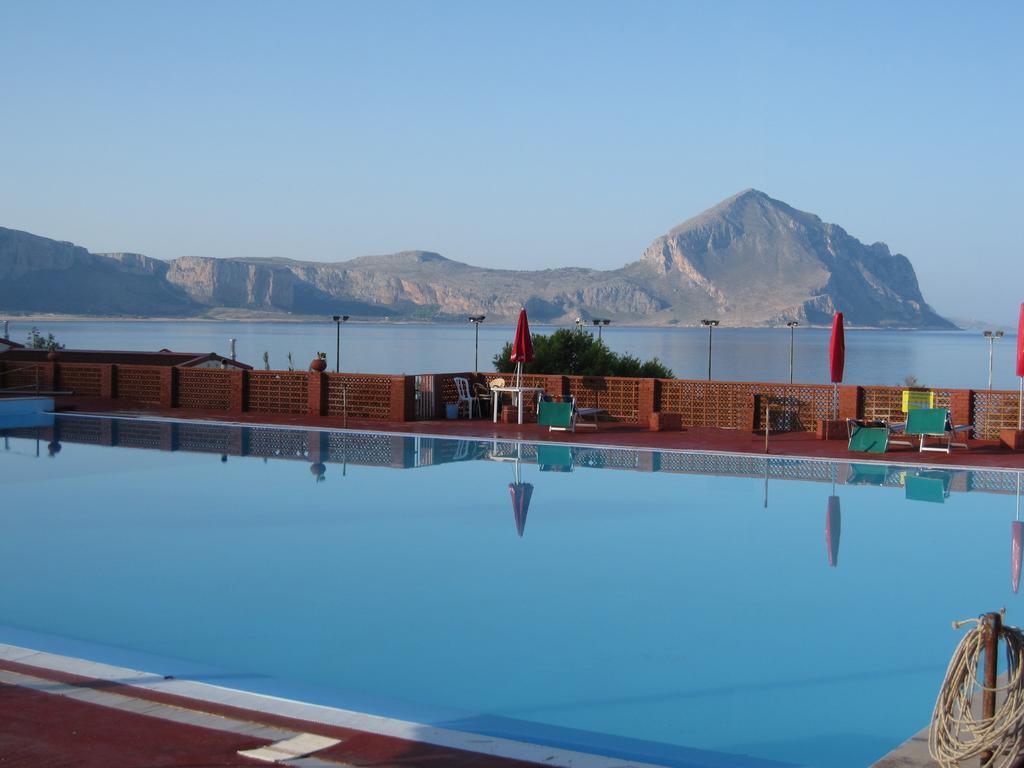 Happy Camp Mobile Homes In El-Bahira Camping Village San Vito Lo Capo Exterior photo