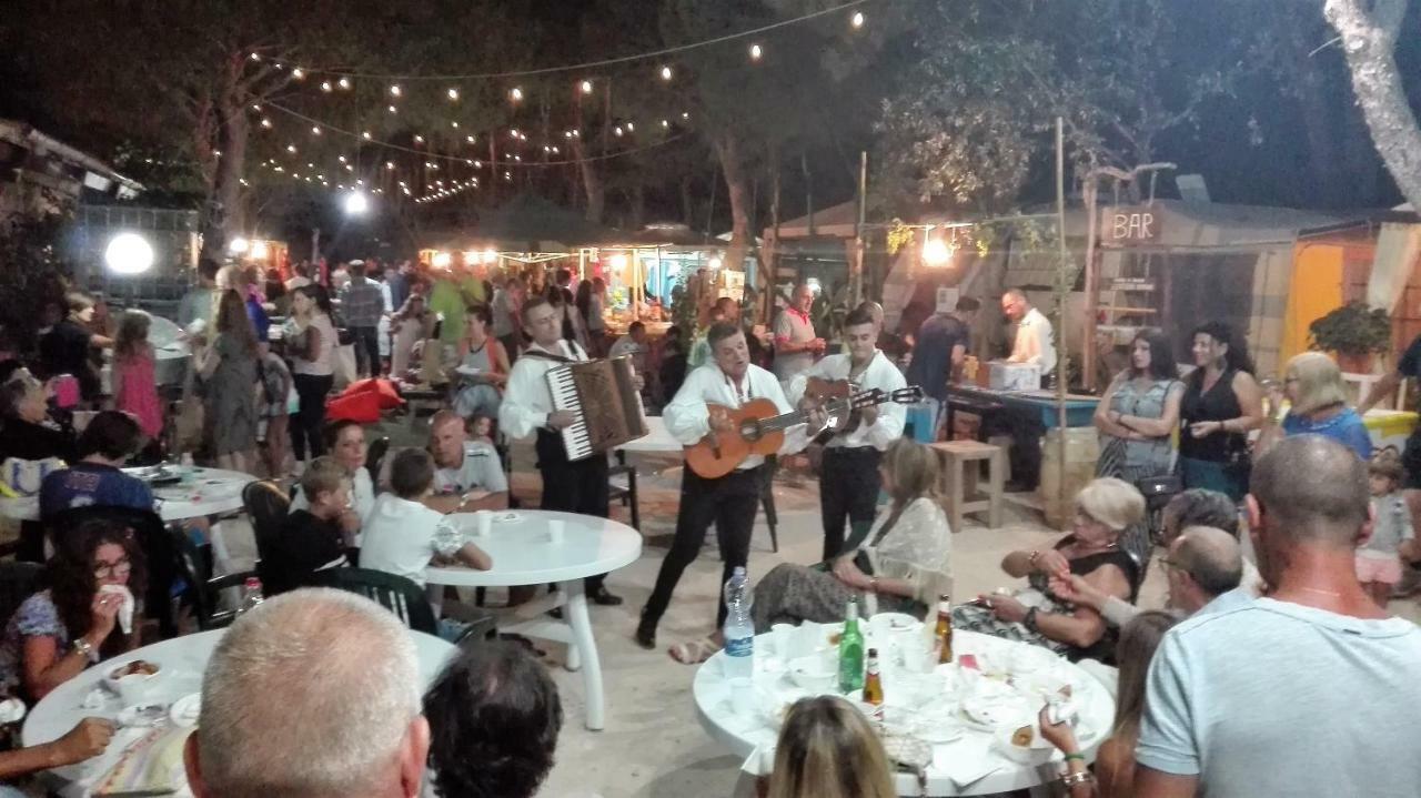 Happy Camp Mobile Homes In El-Bahira Camping Village San Vito Lo Capo Exterior photo