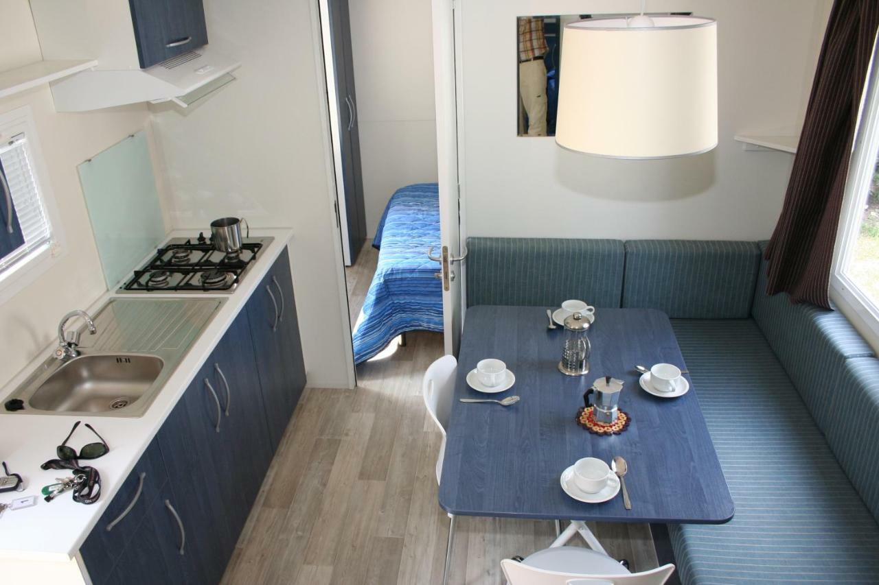 Happy Camp Mobile Homes In El-Bahira Camping Village San Vito Lo Capo Exterior photo